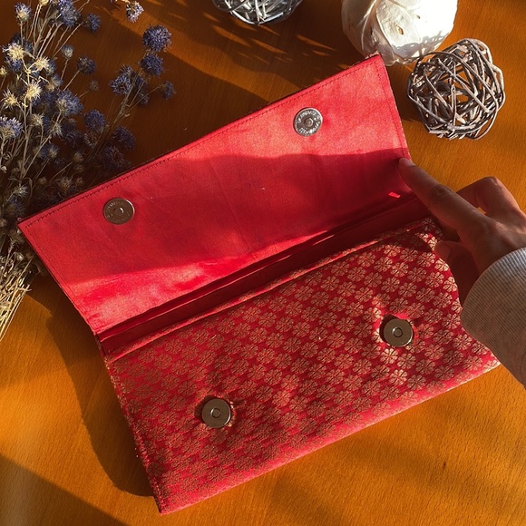 Red brocade envelope clutch with zardozi embroidery - Picture 4 of 5